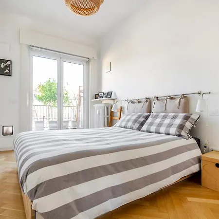 Apartamento Attico Con Terrazza Nel Cuore Di Nolo